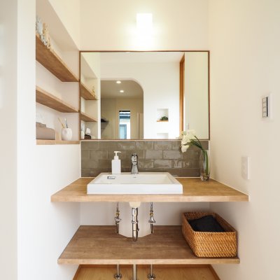 潤朱色の家 ～同居型2世帯リフォーム～