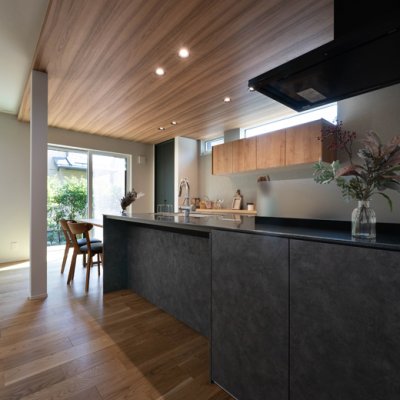 共有とプライベートを両立したセカンドリビングのある二世帯