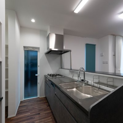 自宅サウナと快適動線を叶えた住まい。大人の時間を楽しむ暮らし