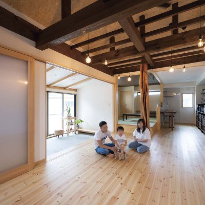 広い敷地を生かして 十分な部屋数を確保した平屋に